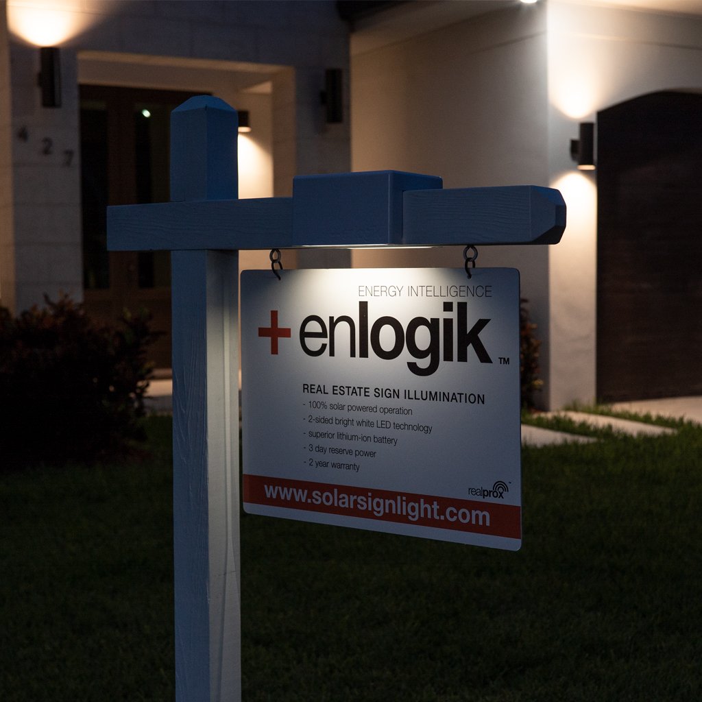 Real Estate Sign Light lighting up a white sign